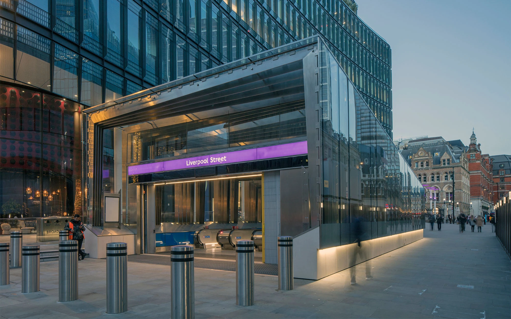 Elizabeth Line, Liverpool Street station entrance